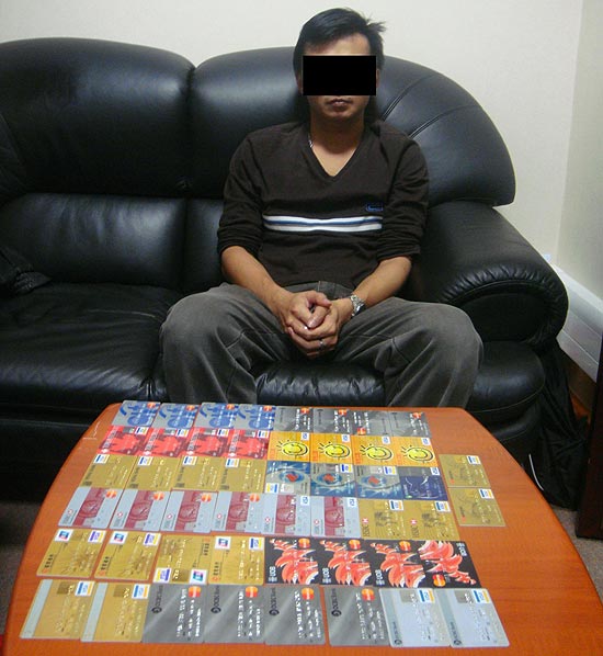 Dubai Customs Foiled Bid to Smuggle 51 Fraud Credit Cards Heading to the Local Use Via Dubai Intl Airport