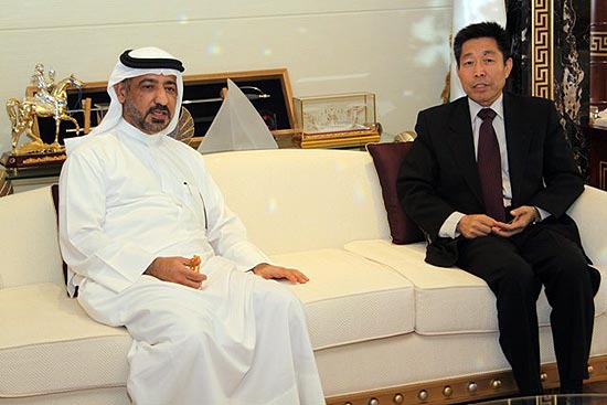 Dubai Customs Director General discusses with Chinese Consul General Ways of boosting trade exchange