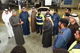 Director General of Dubai Customs tours Hatta Border Crossing 