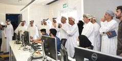 جمارك دبي تستقبل في جبل علي وفداً رفيع المستوى من الشرطة والجمارك العمانية