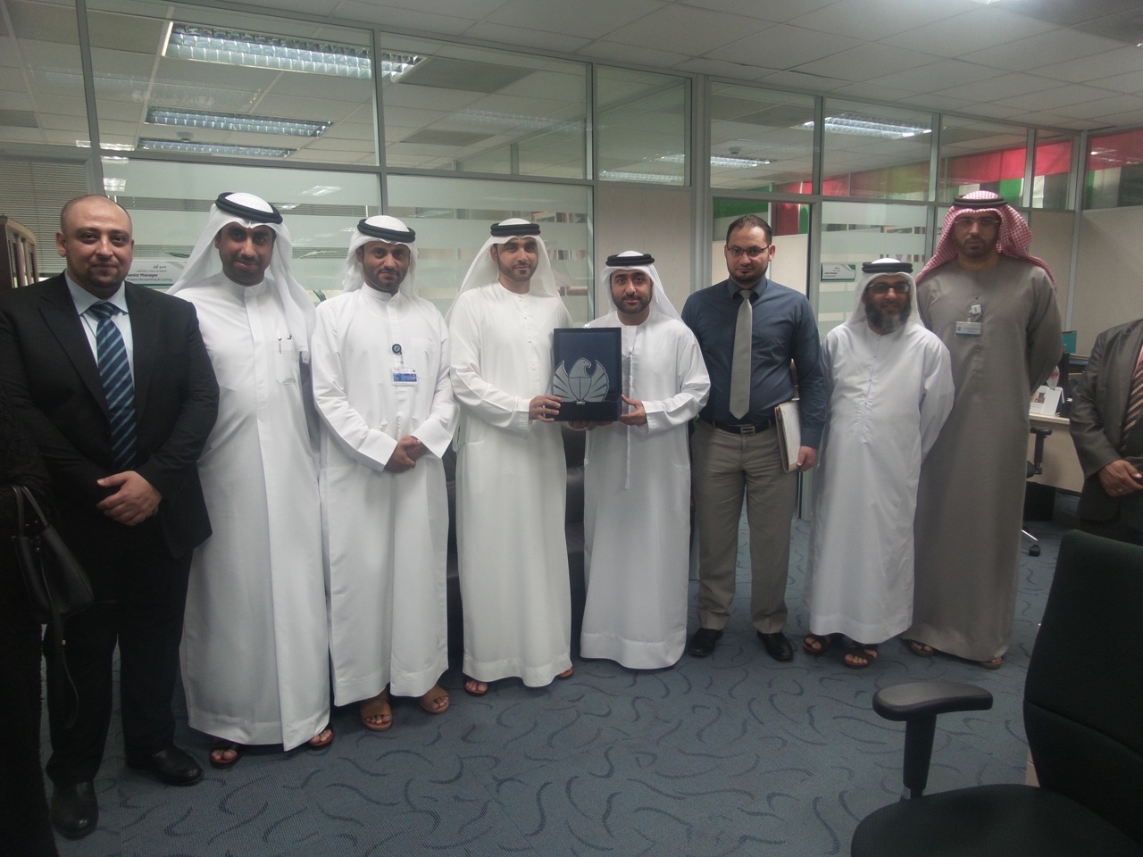 Dubai Customs’ Finance Department visits DEWA to learn about financial practices