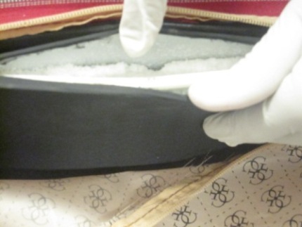 Dubai Customs foils attempt to smuggle 3.7 kg of narco-crystals